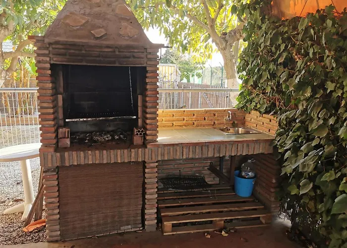 Bungalow Con Piscina En Camping Privado Cerca De La Playa De Torre Del Mar Ideal Familias